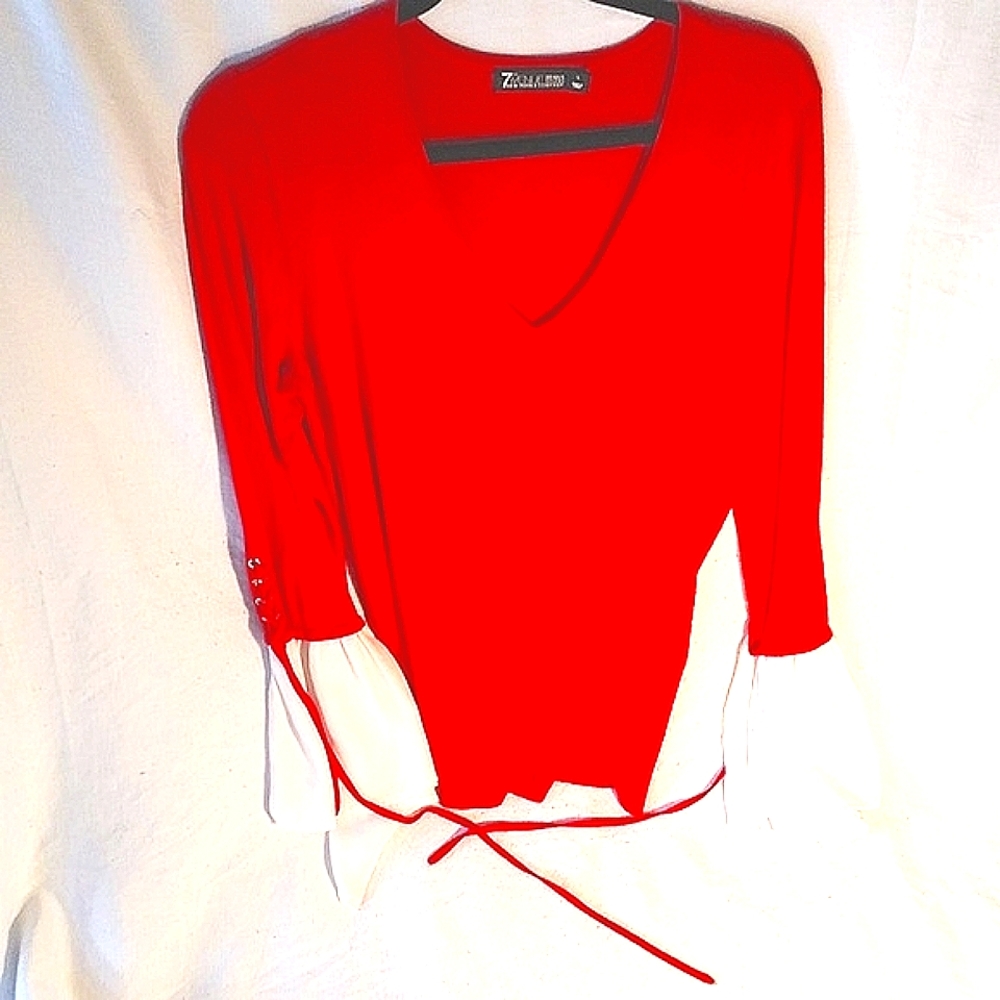 7th Avenue New York & Company open neck lace-up sleeves red size Large.